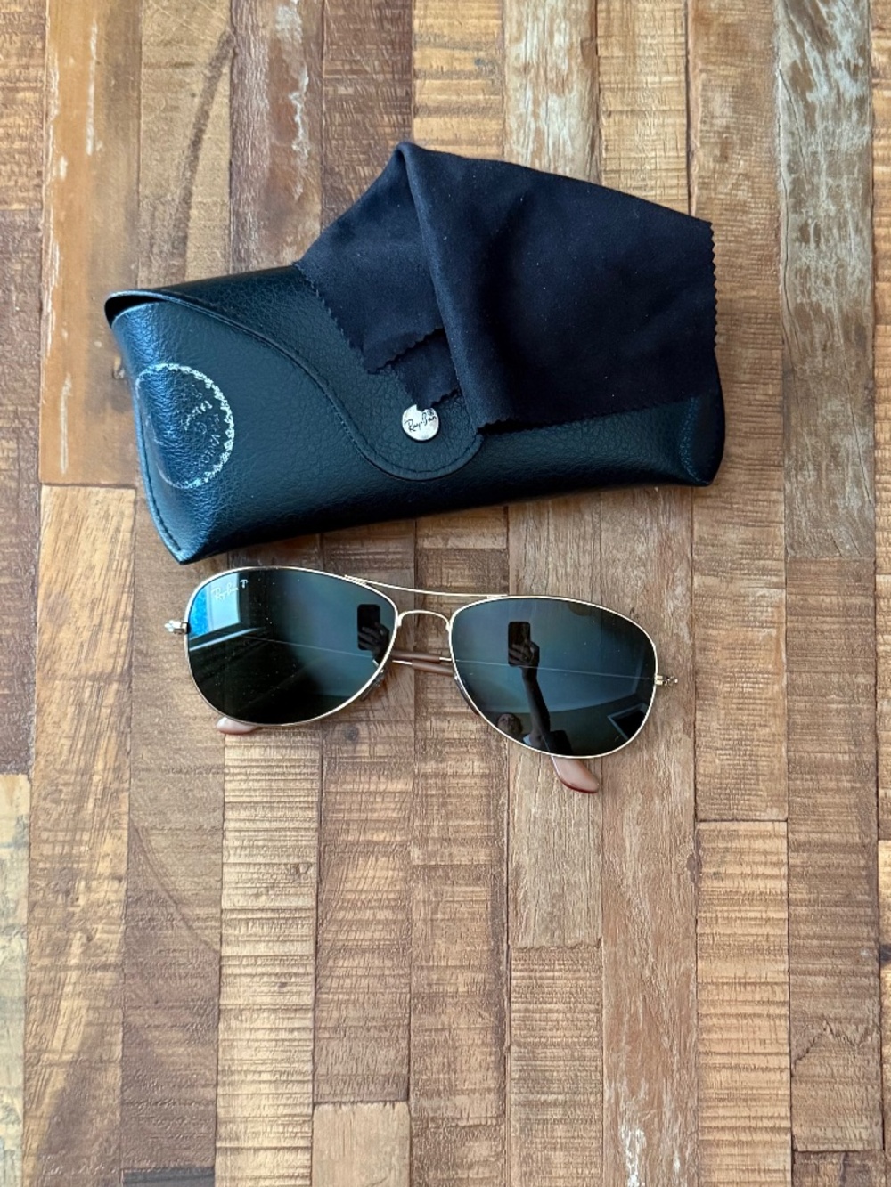 Polarized Ray-Ban Sunglasses with gold frame